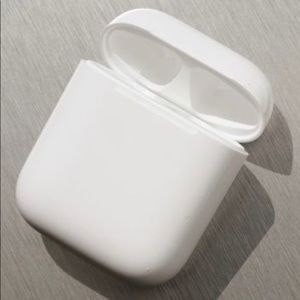 Airpod 2nd Charging Case